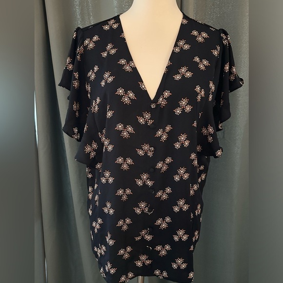Ann Taylor Navy Floral V Neck Pull Over Blouse NWT 100% Polyester - Picture 1 of 4